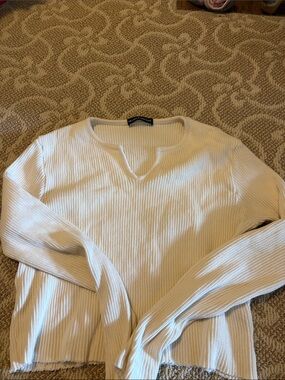 Brandy Melville Cream Ribbed V‑Notch Sweater
